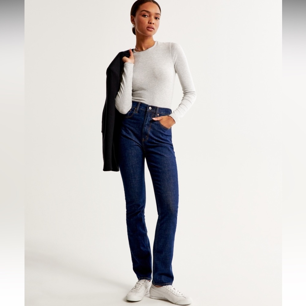 Ultra High Rise 90s Slim Straight Jean